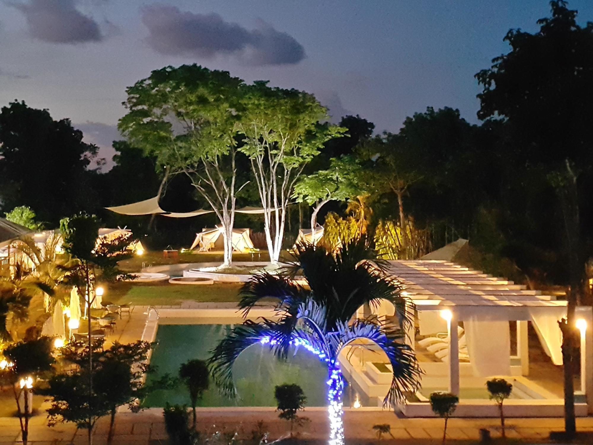 Blue Hotel And Resort Каламба Екстер'єр фото