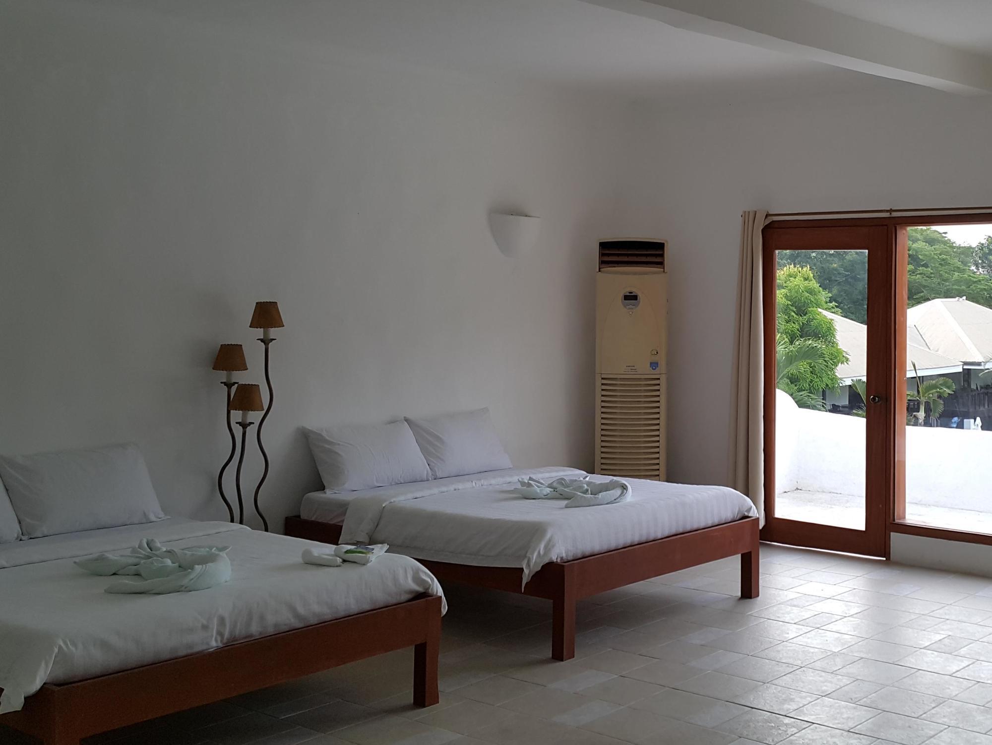 Blue Hotel And Resort Каламба Екстер'єр фото